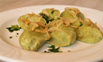bar mleczny pierogi ze szpinakiem